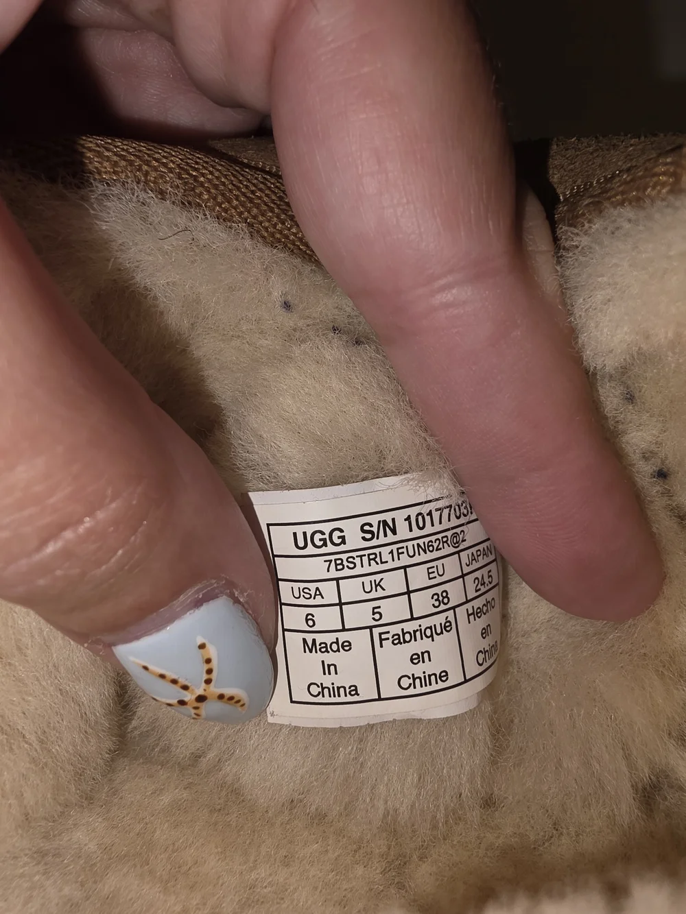 UGG Classic Short Shearling Boots in Chestnut